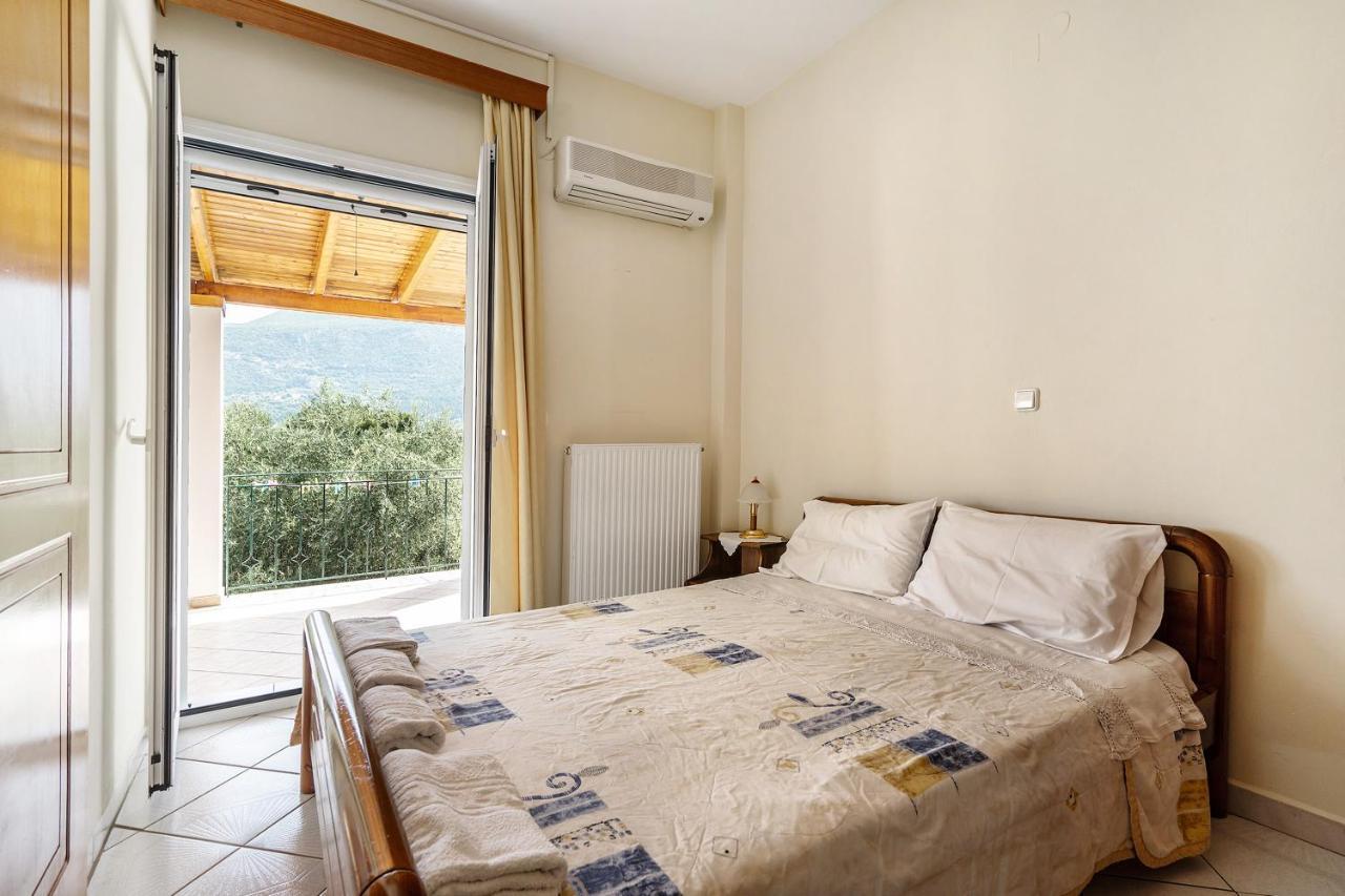 Apartment Daratos 3