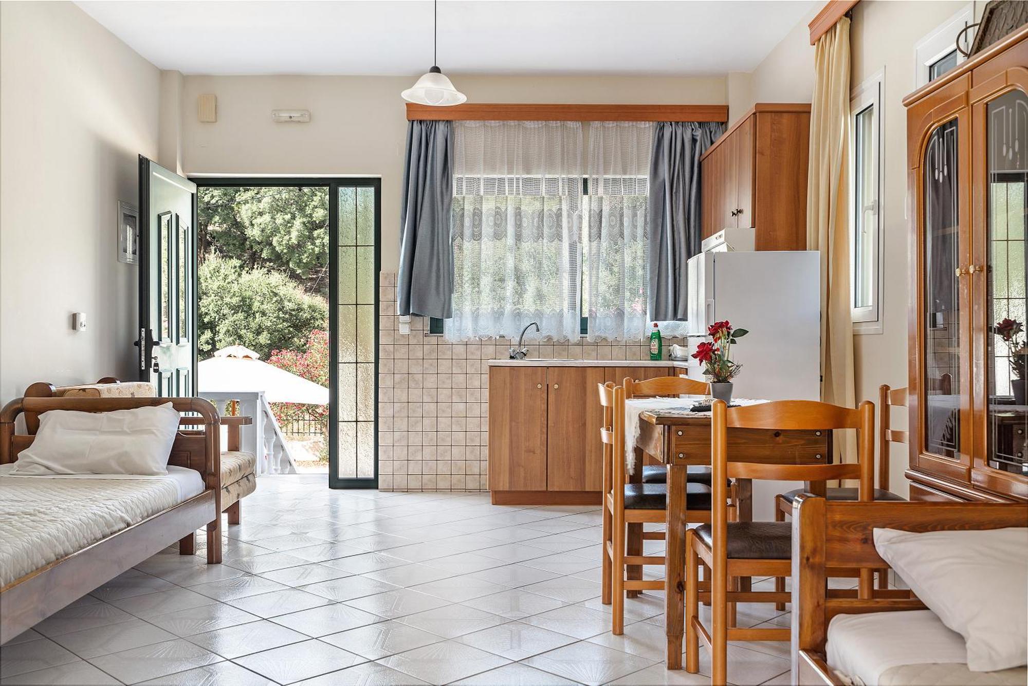 Apartment Daratos 3